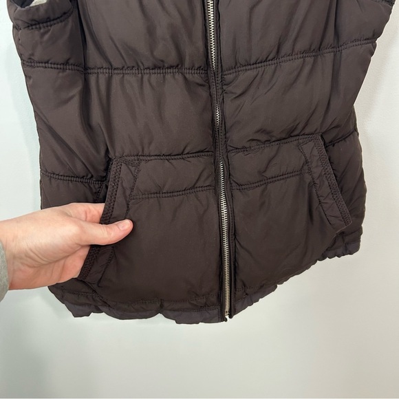 American Eagle Outfitters Chocolate Brown Quilted Puffer Vest Women’s Size Small - Picture 2 of 7